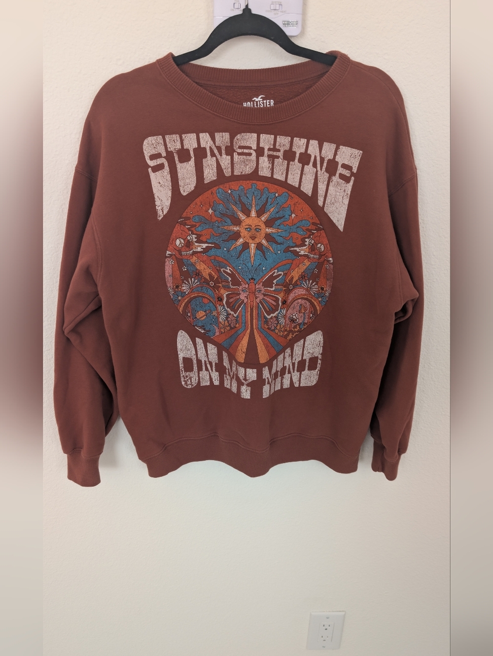 Hollister Rust Crewneck with Blue & Orange Graphic - Picture 2 of 7